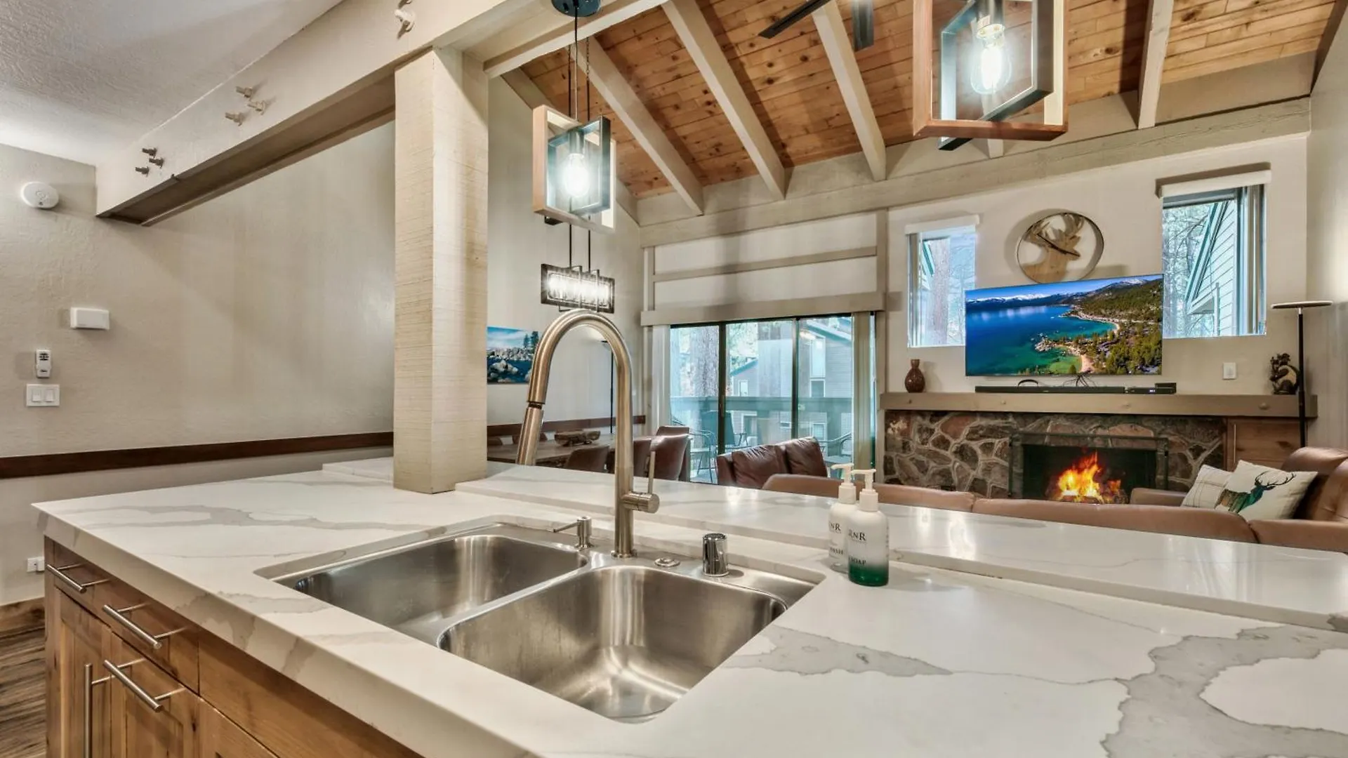Villa Lakeland Village 426 - Lakeland Luxury - Remodeled South Lake Tahoe United States